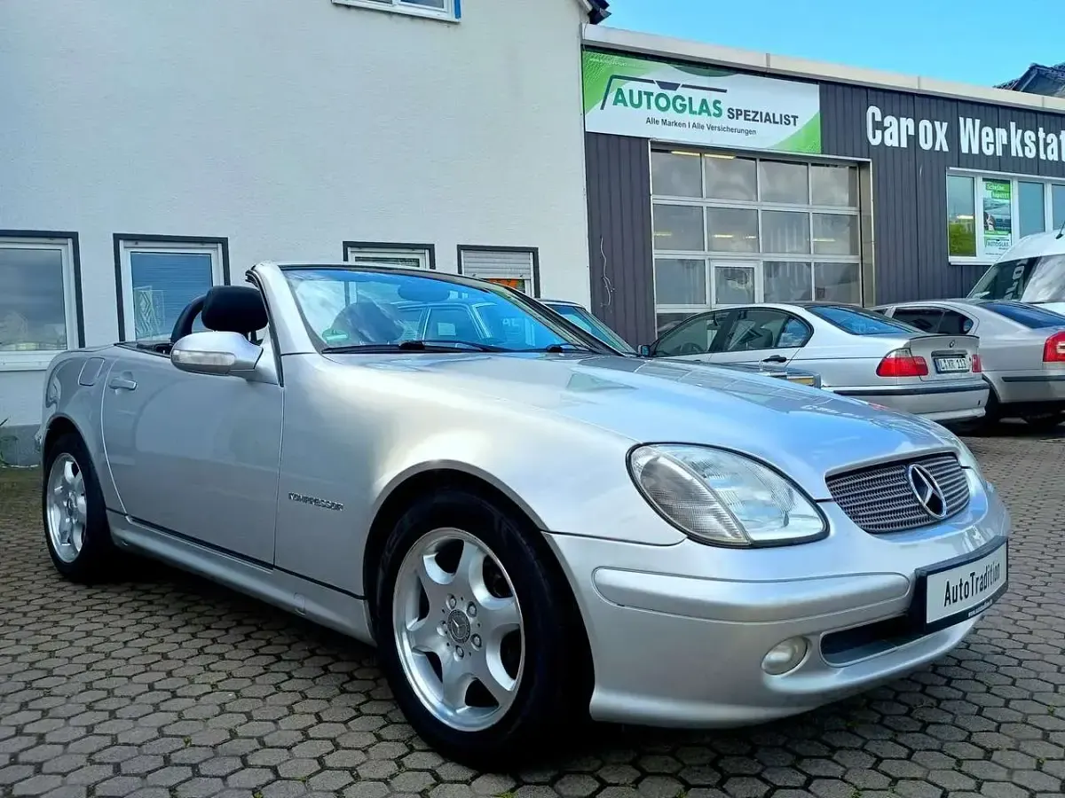 Gebraucht Mercedes SLK230 197 PS (144 kW) 2000 Brillantsilber (744u) Cabrio