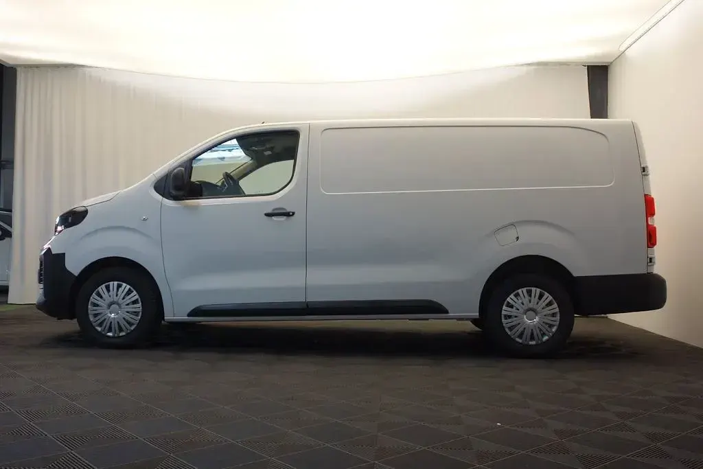 Gebraucht Opel Vivaro 144 PS (105 kW) 2025 Weiß Van / Kleinbus