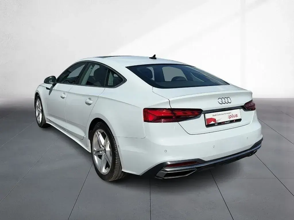 Gebraucht Audi A5 Sportback Advanced 163 PS (119 kW) 2021 Gletscherweiß metallic Kleinwagen