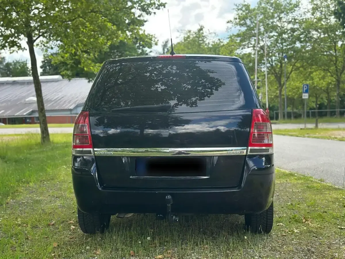 Gebraucht Opel Zafira 120 PS (88 kW) 2008 Schwarz Van / Kleinbus