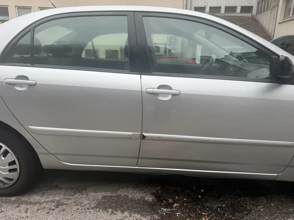 Gebraucht Toyota Corolla 110 PS (80 kW) 2004 Silber Limousine