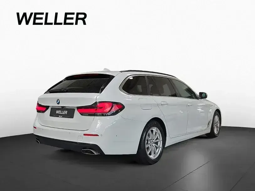 Gebraucht BMW 530 Performance 286 PS (210 kW) 2022 Alpinweiss iii (weiß) Kombi