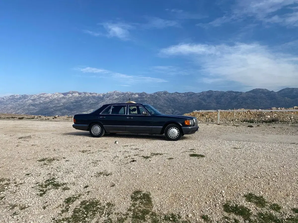 Gebraucht Mercedes 560 299 PS (219 kW) 1989 Schwarz Limousine