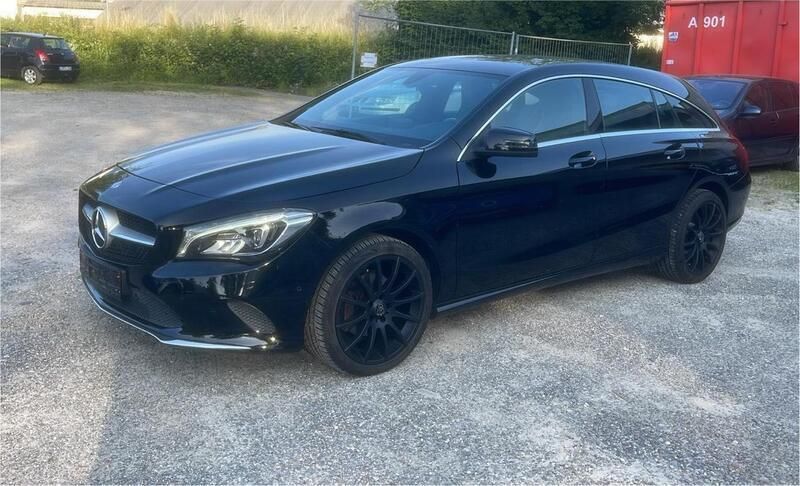 Schwarz Gebraucht 2016 Mercedes CLA200 Kombi | 11.800 € (Superpreis) - Bild 1/4