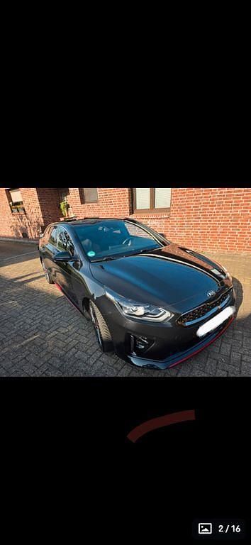 Grau Gebraucht 2021 Kia ProCeed GT Limousine | 21.700 € (Guter Preis) - Bild 1/4