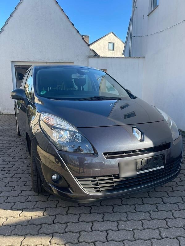 Gebraucht Renault Mégane 131 PS (96 kW) 2010 Grau Van / Kleinbus