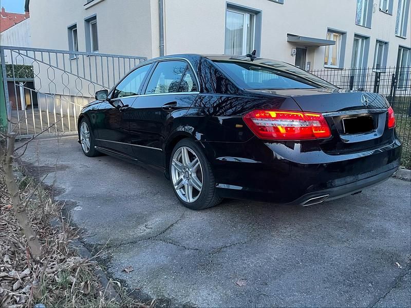 Gebraucht Mercedes E300 AMG 204 PS (150 kW) 2013 Schwarz Limousine