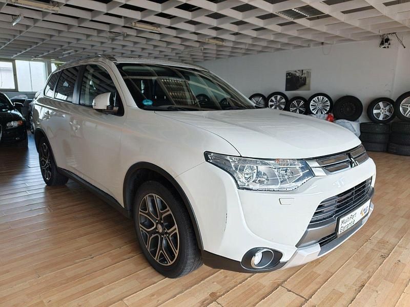 Gebraucht Mitsubishi Outlander Instyle 150 PS (110 kW) 2014 Weiß SUV