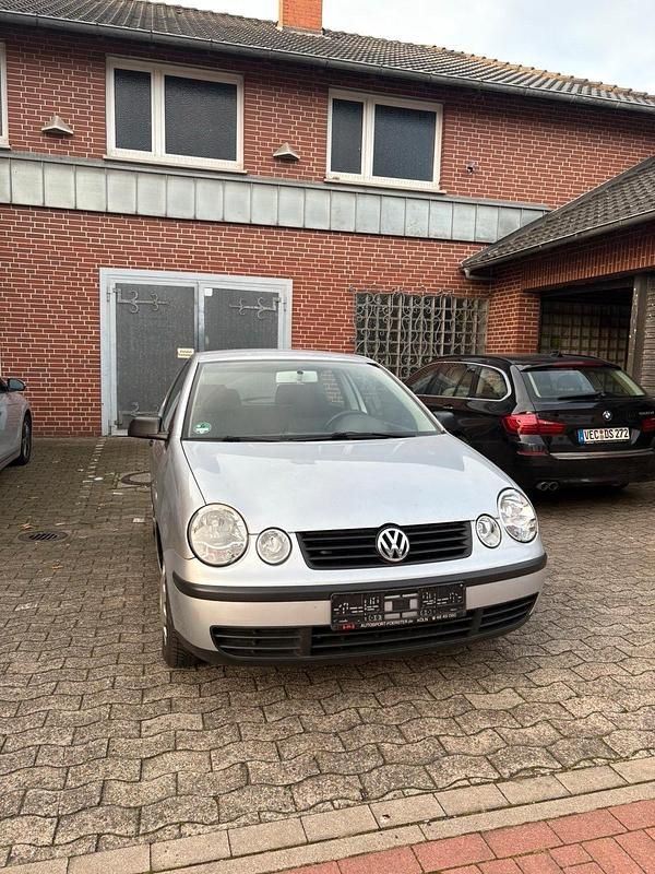 Silber Gebraucht 2003 VW Polo Kleinwagen | 700 € (Guter Preis) - Bild 1/4