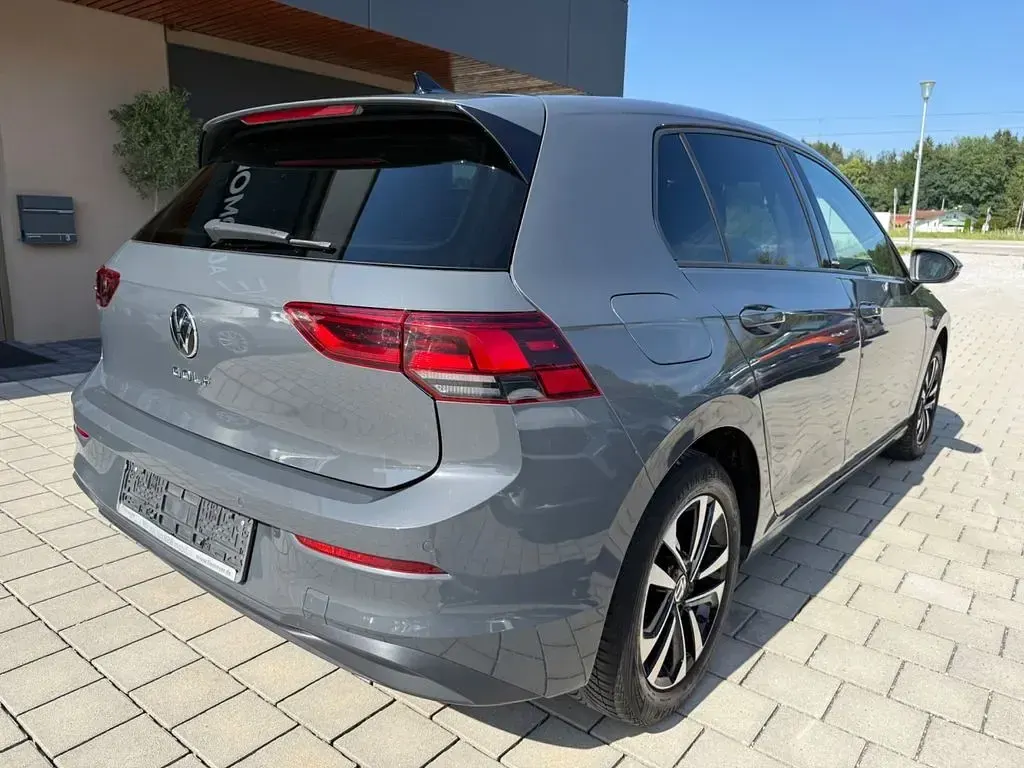 Gebraucht VW Golf VIII United 150 PS (110 kW) 2021 Delfingrau metallic Limousine