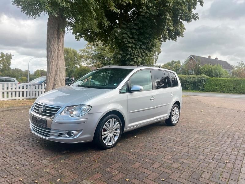 Silber Gebraucht 2009 VW Touran Van / Kleinbus | 3.350 € (Fairer Preis) - Bild 1/4