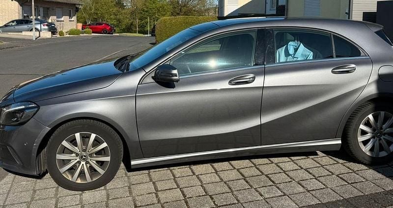 Gebraucht Mercedes A180 Edition 122 PS (89 kW) 2017 Grau Limousine