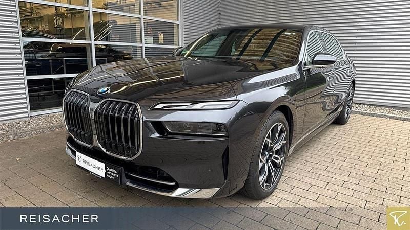 Sophistograu brillanteffekt Gebraucht 2024 BMW 750e Efficient Dynamics Limousine | 95.949 € - Bild 1/4
