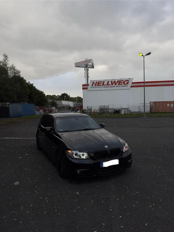 Schwarz Gebraucht 2012 BMW 335 Kombi | 13.999 € (Fairer Preis) - Bild 1/4