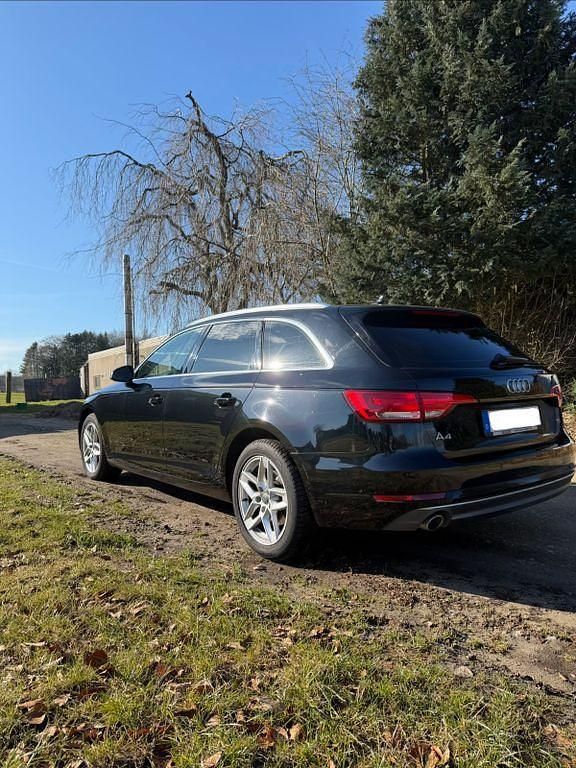 Gebraucht Audi A4 Sport 150 PS (110 kW) 2018 Schwarz Kombi