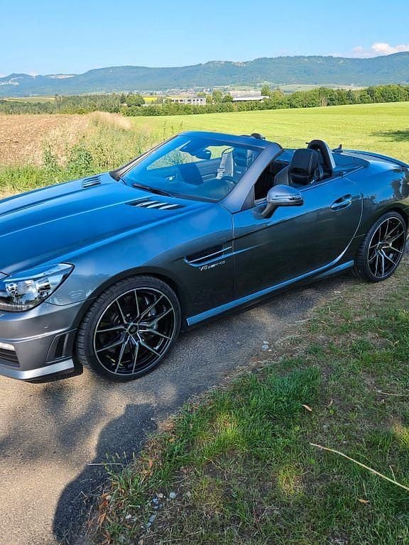 Grau Gebraucht 2015 Mercedes SLK55 AMG AMG Cabrio | 55.800 € (Fairer Preis) - Bild 1/4