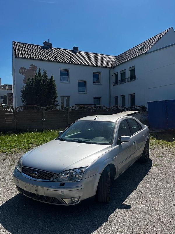Grau Gebraucht 2006 Ford Mondeo Ambiente Limousine | 500 € (Guter Preis) - Bild 1/4