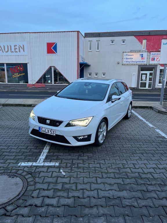 Weiß Gebraucht 2015 Seat Leon ST FR Kombi | 11.500 € (Fairer Preis) - Bild 1/4