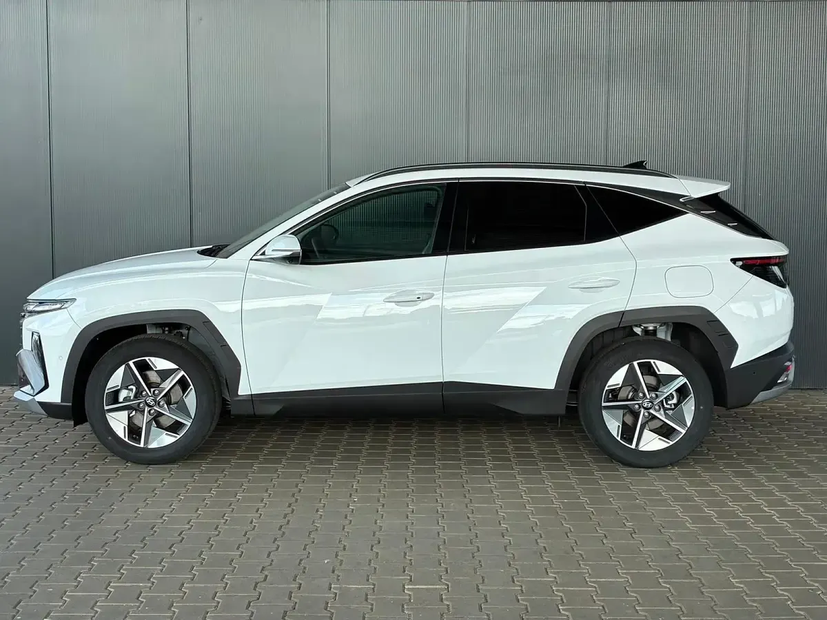 Neu Hyundai Tucson Comfort 160 PS (117 kW) 2025 Atlas white SUV