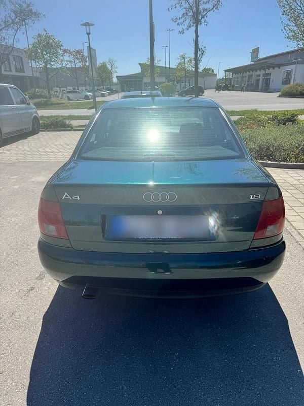 Gebraucht Audi A4 125 PS (91 kW) 1996 Grün Kleinwagen
