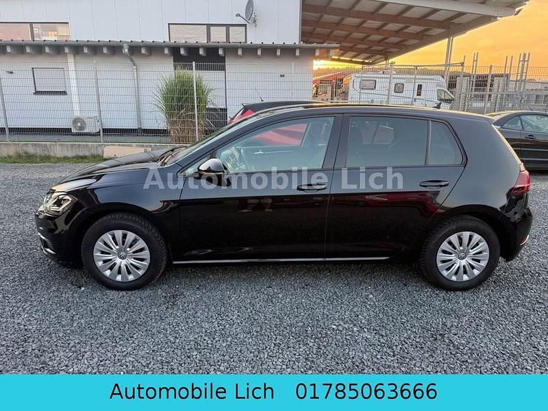 Gebraucht VW Golf VII Highline 150 PS (110 kW) 2019 Schwarz Limousine