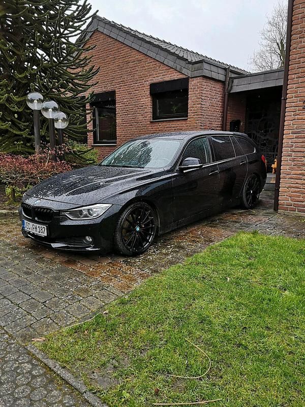 Schwarz Gebraucht 2014 BMW 320 Kombi | 9.000 € (Superpreis) - Bild 1/4