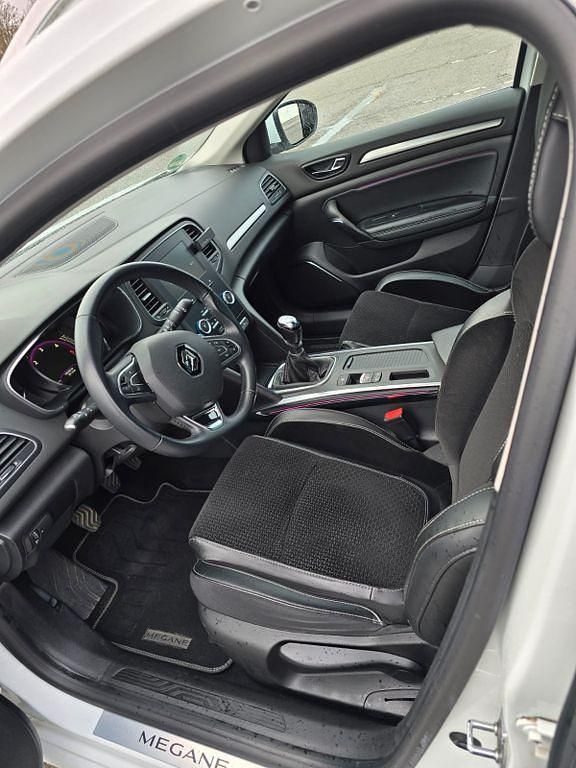 Gebraucht Renault Mégane III Intens 110 PS (80 kW) 2016 Weiß Limousine