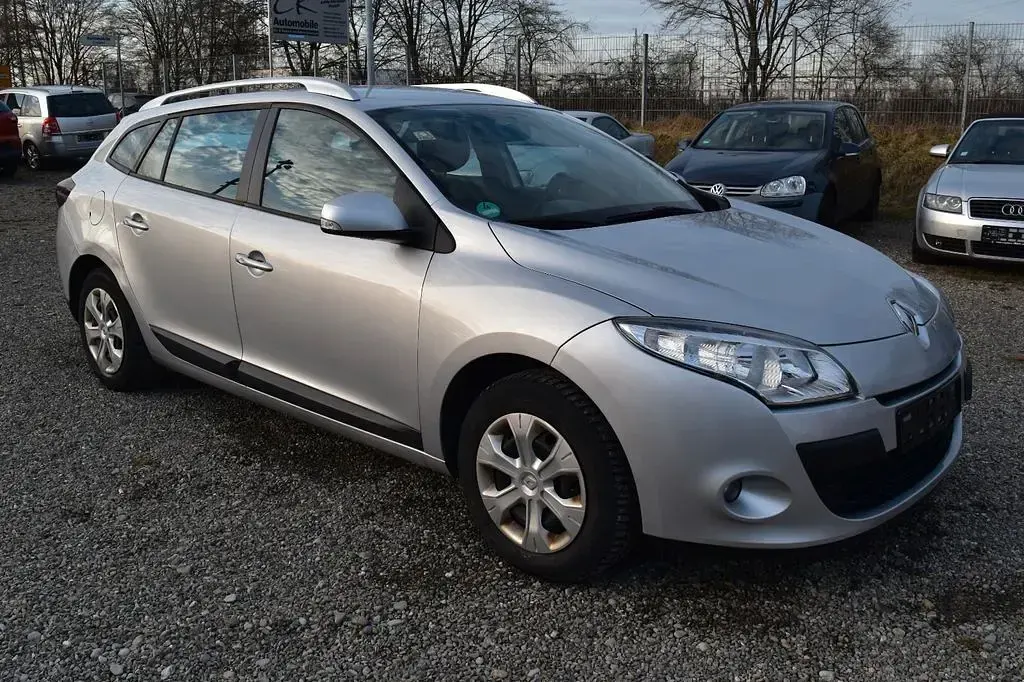 Gebraucht Renault Mégane III Expression 106 PS (77 kW) 2010 Grau Limousine