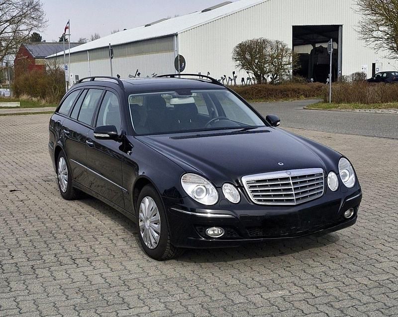 Gebraucht Mercedes E220 Elegance 170 PS (125 kW) 2008 Schwarz Kombi
