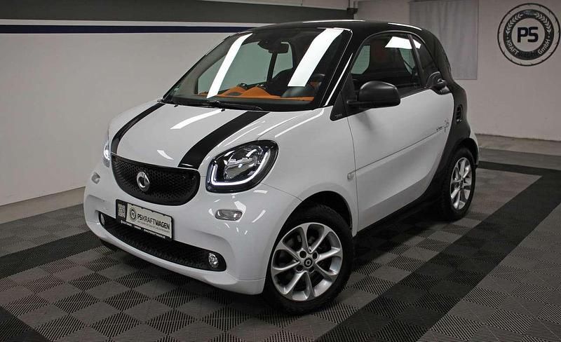 Schwarz Gebraucht 2017 Smart ForTwo Coupé Coupé | 10.690 € (Fairer Preis) - Bild 1/4