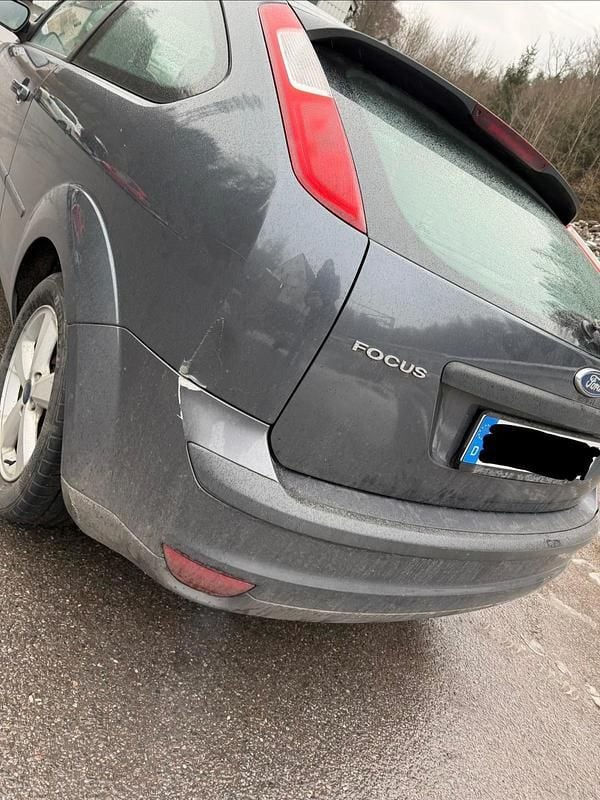 Gebraucht Ford Focus 2005 Grau Limousine