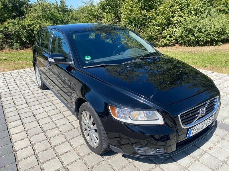 Schwarz Gebraucht 2007 Volvo V50 Kinetic Kombi | 1.990 € (Superpreis) - Bild 1/4