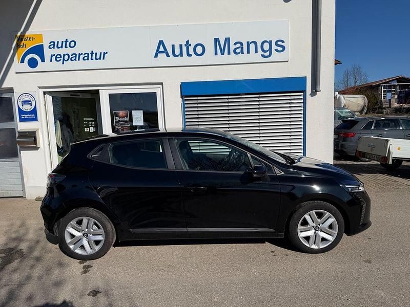 Second-hand Renault Clio V Evolution 91 CP (66 kW) 2025 Negru Berlinǎ