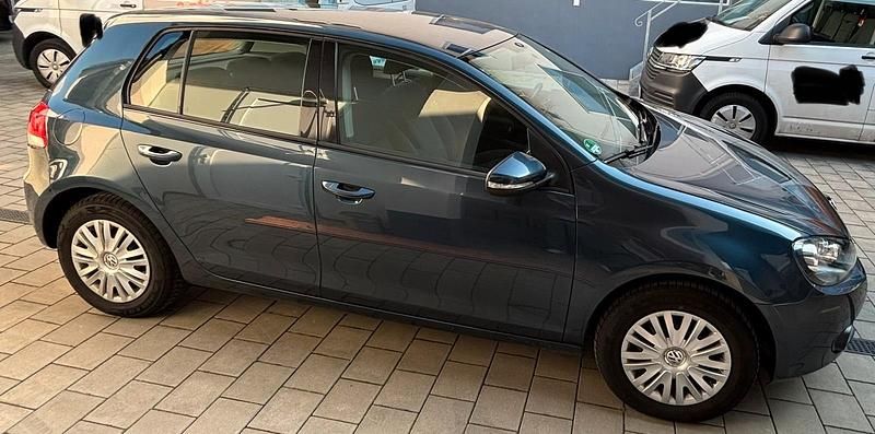 Gebraucht VW Golf VI 122 PS (89 kW) 2011 Blau Kleinwagen