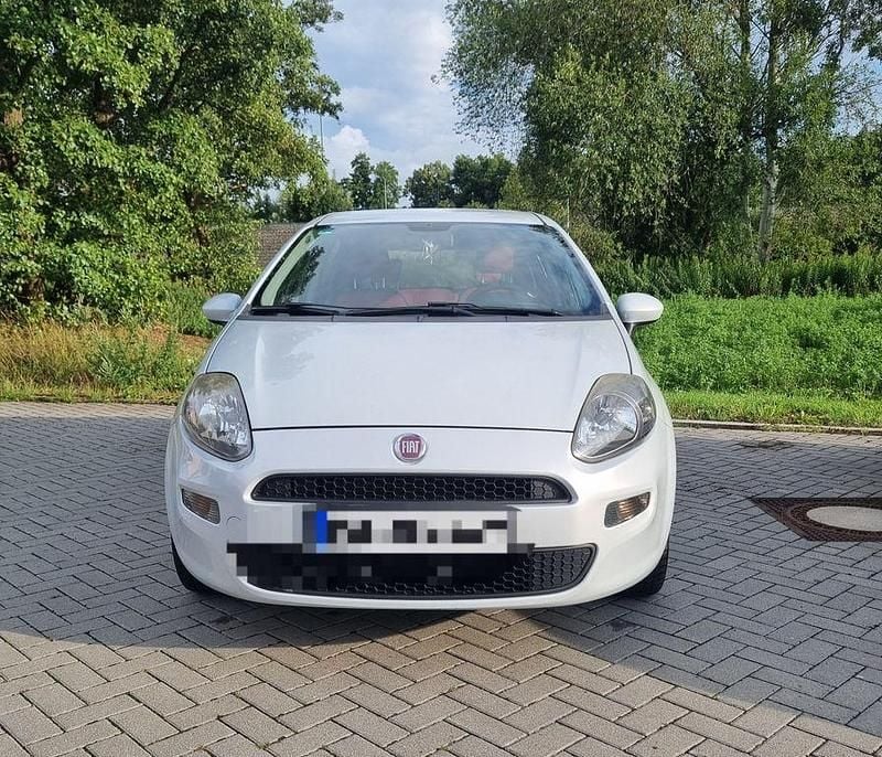 Weiß Gebraucht 2012 Fiat Punto Evo Kleinwagen | 2.700 € (Guter Preis) - Bild 1/4