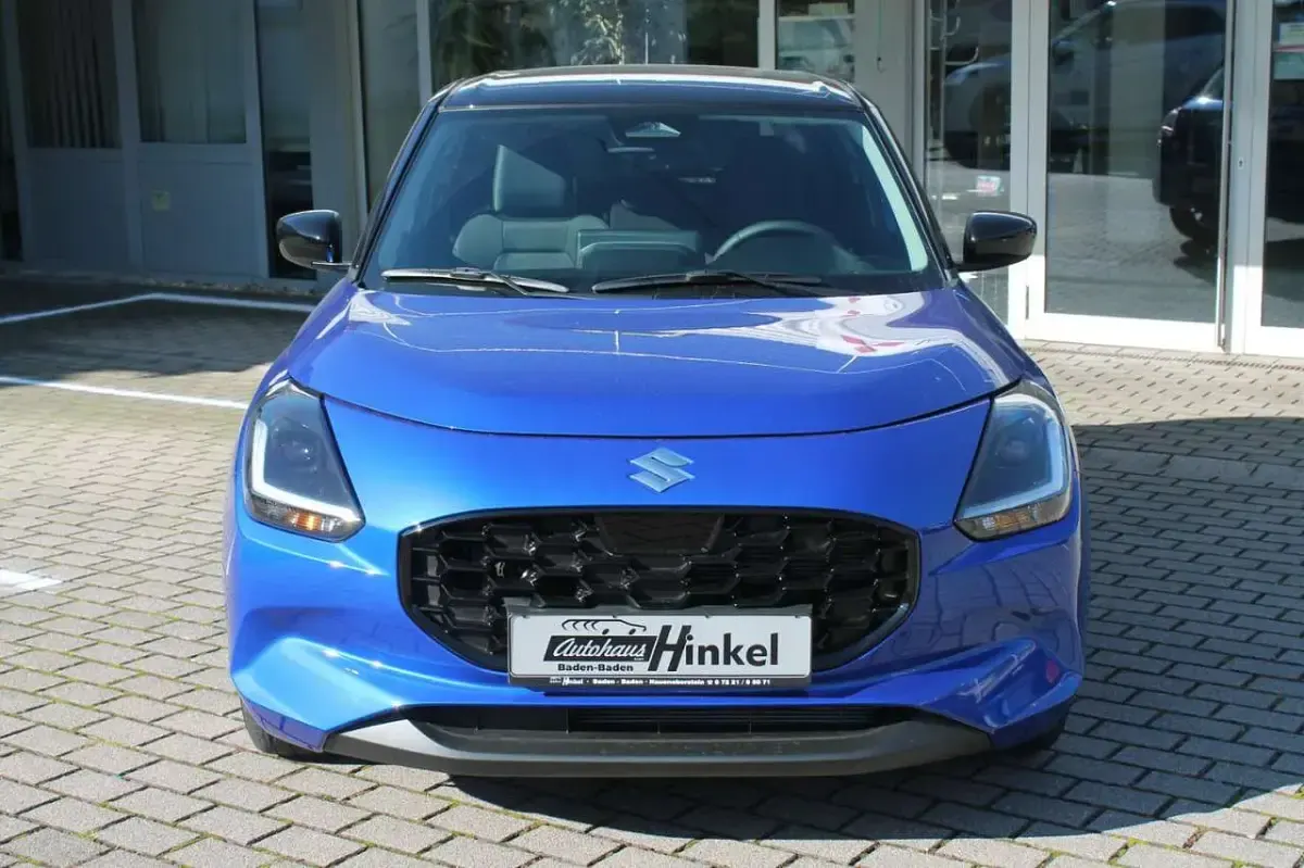 Gebraucht Suzuki Swift Comfort 83 PS (61 kW) 2025 Frontier blue/prl. super black Kleinwagen