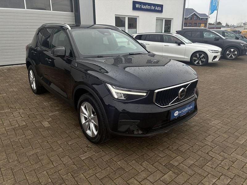 Gebraucht Volvo XC40 Core 163 PS (119 kW) 2025 Schwarz SUV