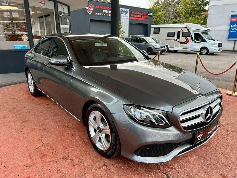 Grau Gebraucht 2018 Mercedes E220 Avantgarde Limousine | 19.990 € (Guter Preis) - Bild 1/4