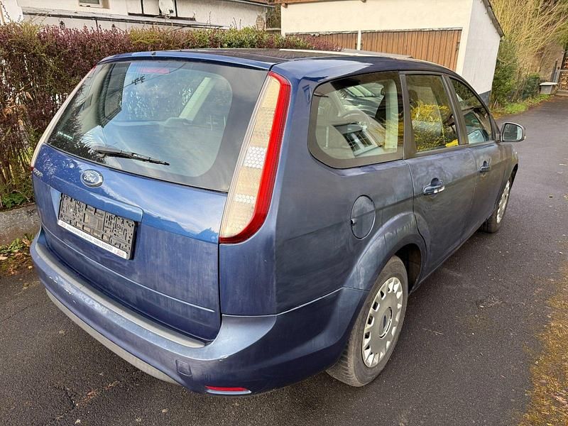 Gebraucht Ford Focus 101 PS (74 kW) 2008 Blau Kombi