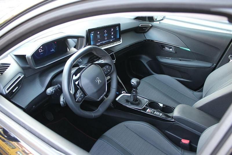 Gebraucht Peugeot 208 Allure 101 PS (74 kW) 2024 Schwarz Kleinwagen