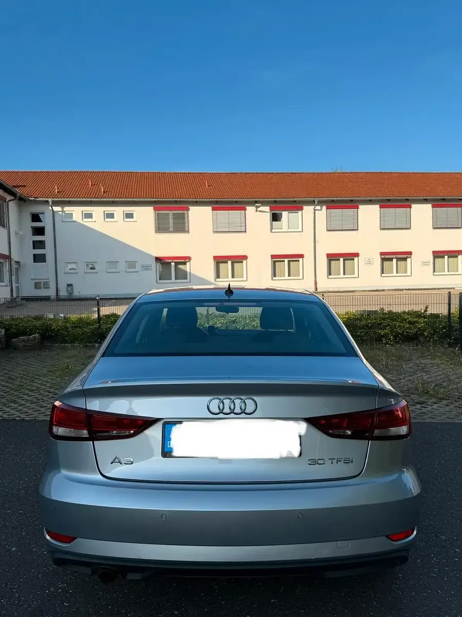Gebraucht Audi A3 Comfort 116 PS (85 kW) 2019 Silber Limousine