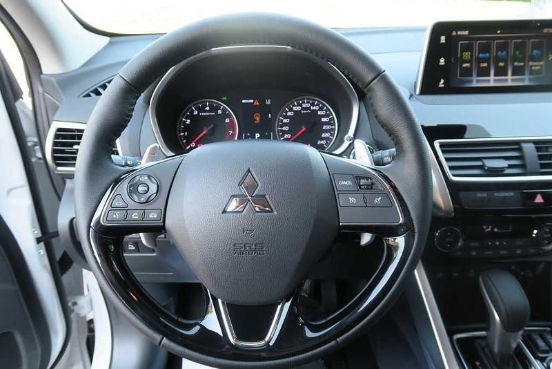 Używany Mitsubishi Eclipse Cross Edition 163 KM (119 kW) 2019 Biały SUV