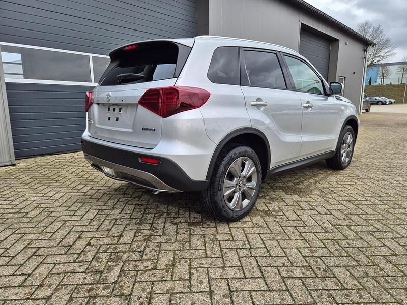 Neu Suzuki Vitara Comfort 110 PS (80 kW) 2025 Silky silver metallic SUV