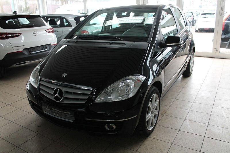Gebraucht Mercedes A180 Elegance 116 PS (85 kW) 2012 Schwarz Kleinwagen