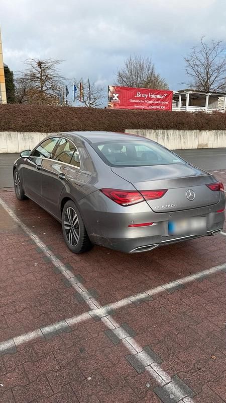 Gebraucht Mercedes CLA180 116 PS (85 kW) 2022 Grau Limousine
