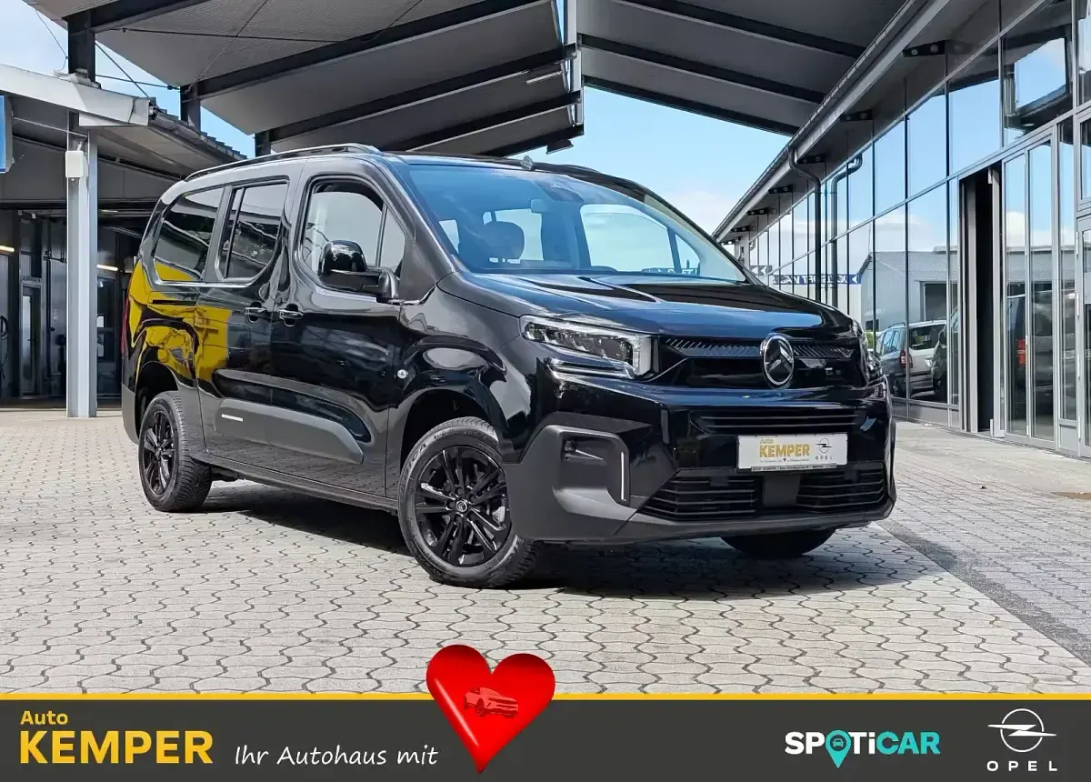 Gebraucht Citroën Berlingo 131 PS (96 kW) 2024 Schwarz metallic Van / Kleinbus