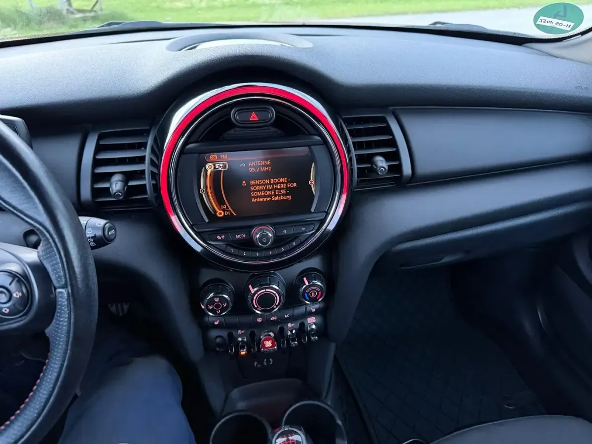 Käytetty Mini ONE 102 HP (75 kW) 2017 Harmaa Viistoperä