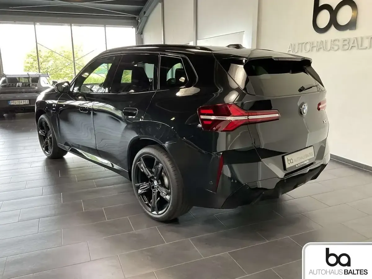 Gebraucht BMW X3 M Sport 197 PS (144 kW) 2025 Saphirschwarz met. SUV