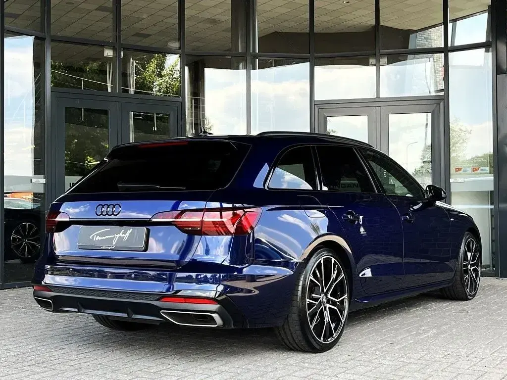 Gebraucht Audi A4 S-Line 150 PS (110 kW) 2023 Blau Kombi