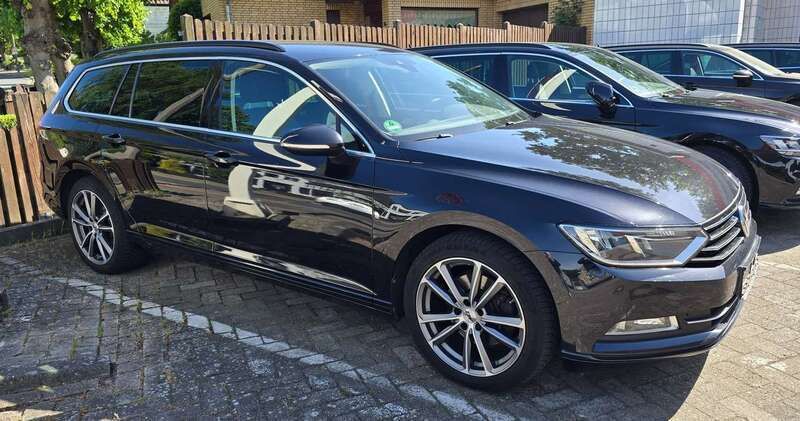 Deep black perleffekt Gebraucht 2016 VW Passat Comfortline Kombi | 12.750 € (Fairer Preis) - Bild 1/3